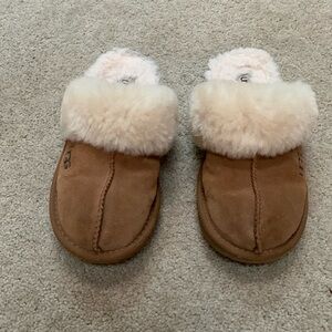 Ugg kids cozy II slipper chestnut kids size 2